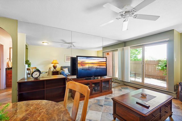 149 N Calle Ojo Feliz UNIT B, Santa Fe, NM 87505