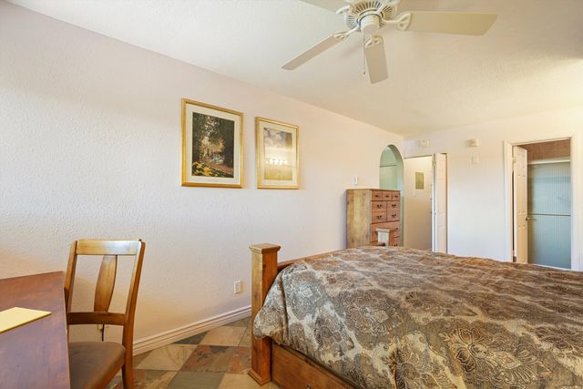 149 N Calle Ojo Feliz UNIT B, Santa Fe, NM 87505