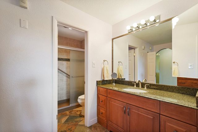 149 N Calle Ojo Feliz UNIT B, Santa Fe, NM 87505