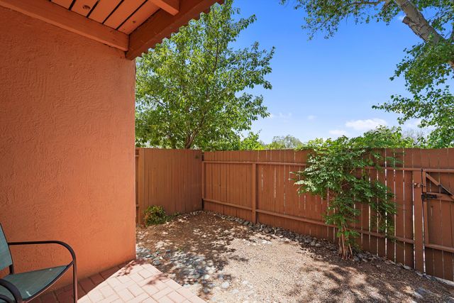 149 N Calle Ojo Feliz UNIT B, Santa Fe, NM 87505