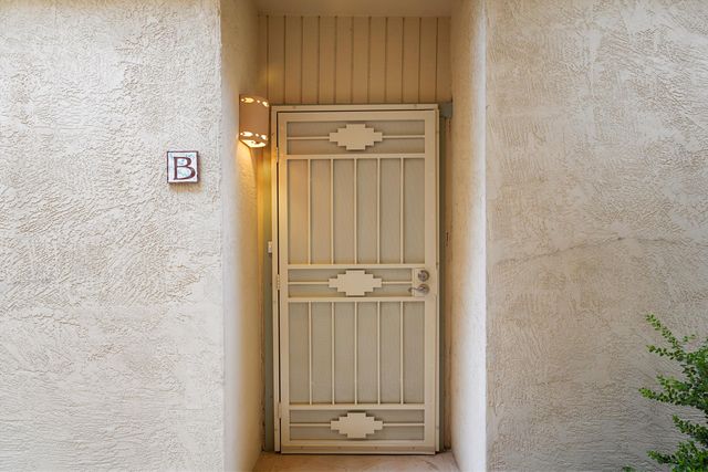 149 N Calle Ojo Feliz UNIT B, Santa Fe, NM 87505