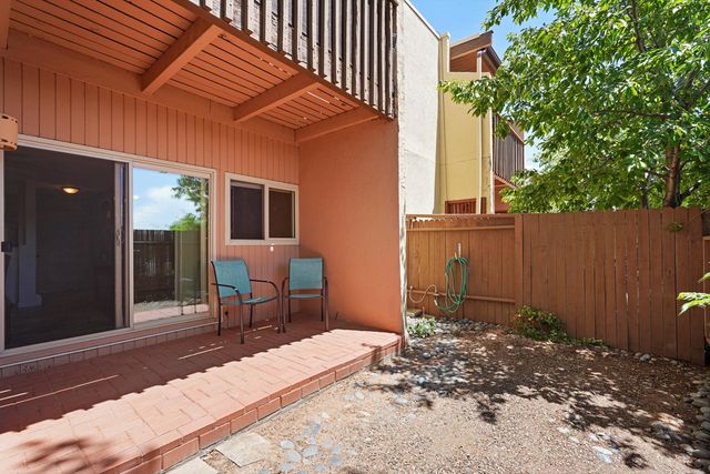 149 N Calle Ojo Feliz UNIT B, Santa Fe, NM 87505