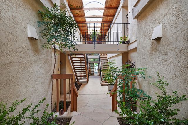 149 N Calle Ojo Feliz UNIT B, Santa Fe, NM 87505