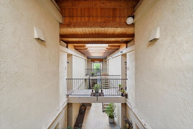 149 N Calle Ojo Feliz UNIT B, Santa Fe, NM 87505