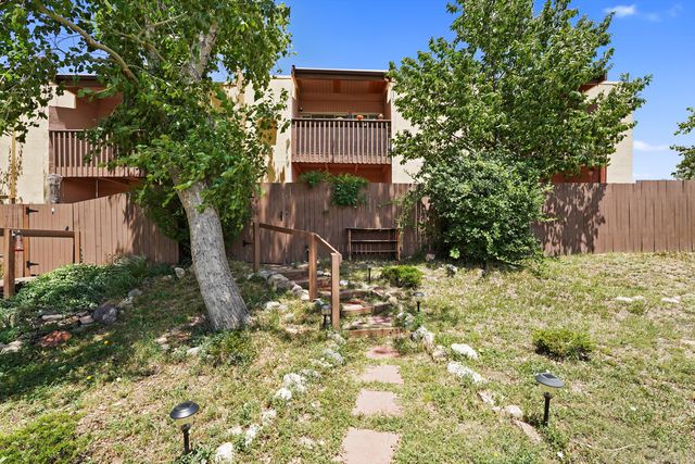 149 N Calle Ojo Feliz UNIT B, Santa Fe, NM 87505