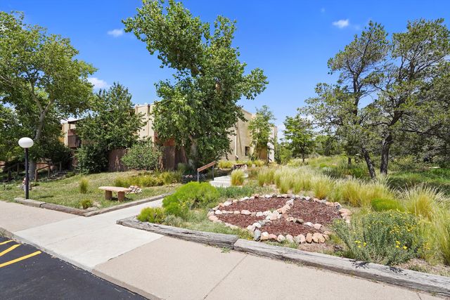 149 N Calle Ojo Feliz UNIT B, Santa Fe, NM 87505