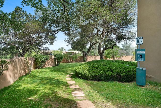 149 N Calle Ojo Feliz UNIT B, Santa Fe, NM 87505