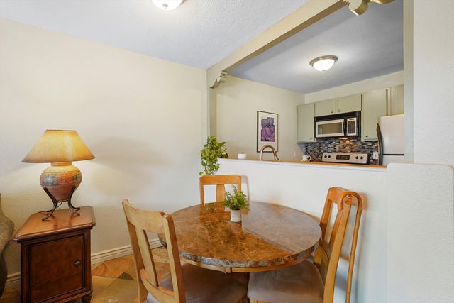 149 N Calle Ojo Feliz UNIT B, Santa Fe, NM 87505