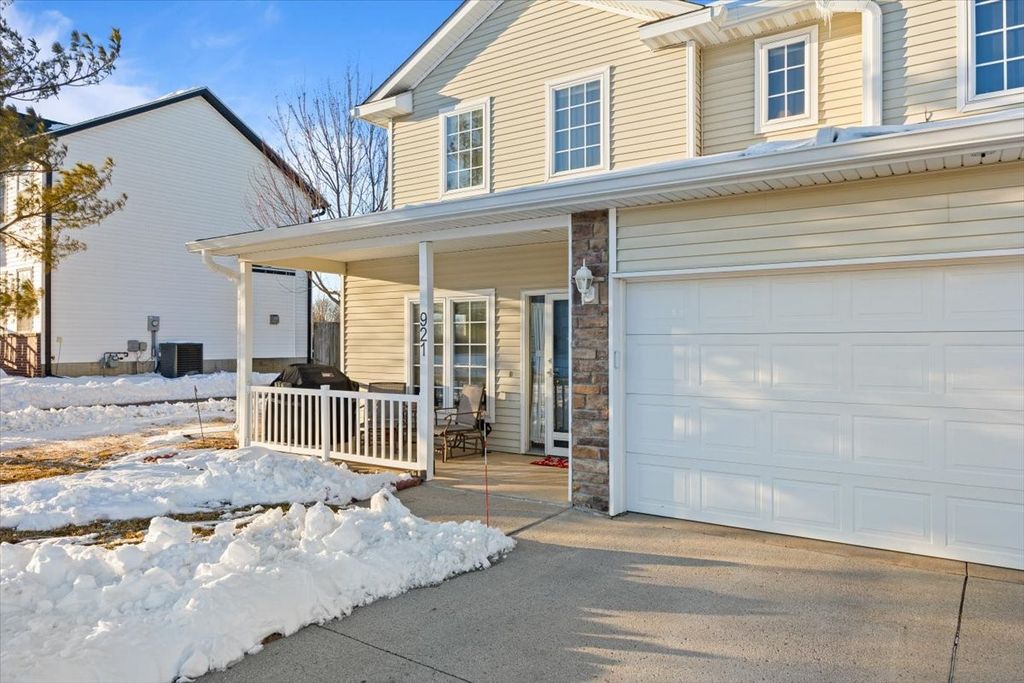 921 10th Street SE, Altoona, IA 50009