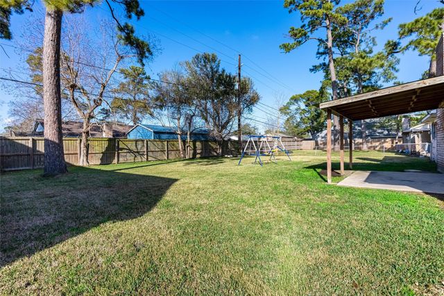 9915 Bayou Woods Drive, Baytown, TX 77521