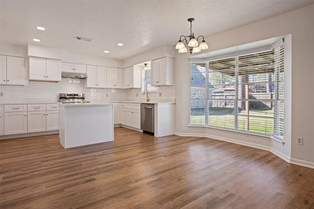 9915 Bayou Woods Drive, Baytown, TX 77521