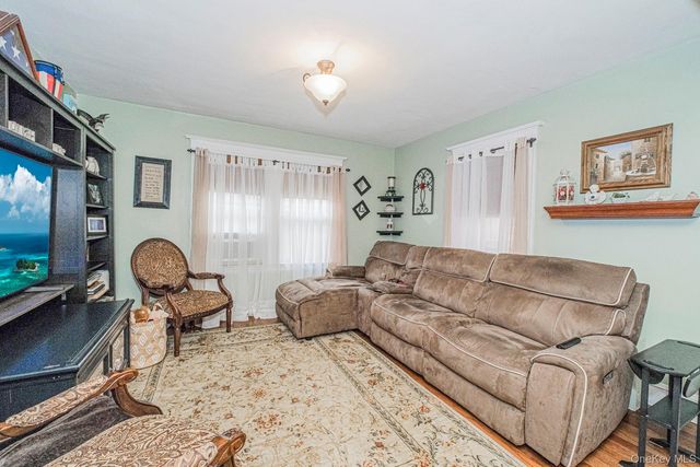 109 Adams Avenue, Staten Island, NY 10306