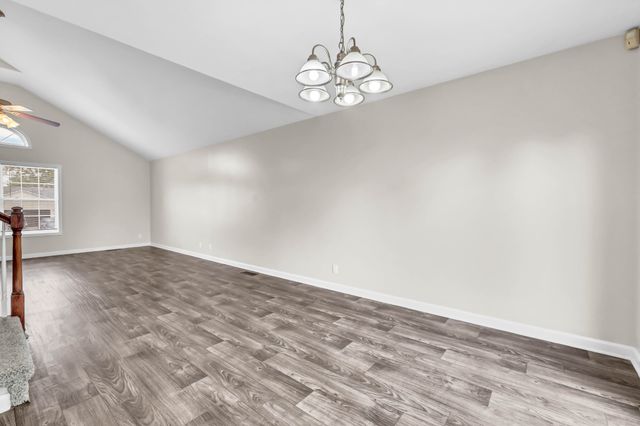 800 Shetland Dr, Oak Grove, KY 42262