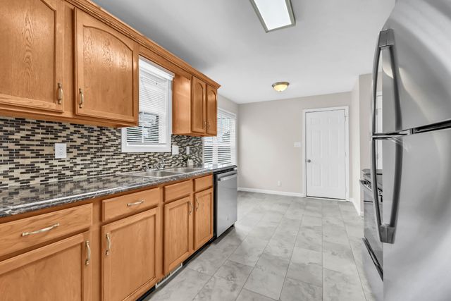 800 Shetland Dr, Oak Grove, KY 42262
