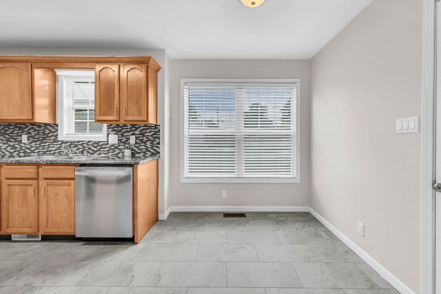 800 Shetland Dr, Oak Grove, KY 42262