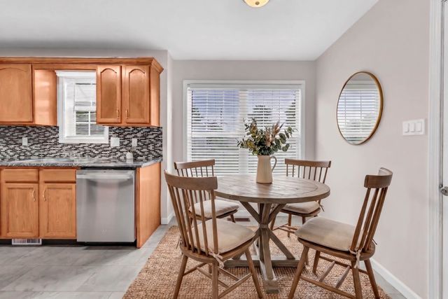 800 Shetland Dr, Oak Grove, KY 42262