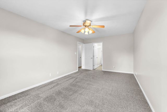 800 Shetland Dr, Oak Grove, KY 42262