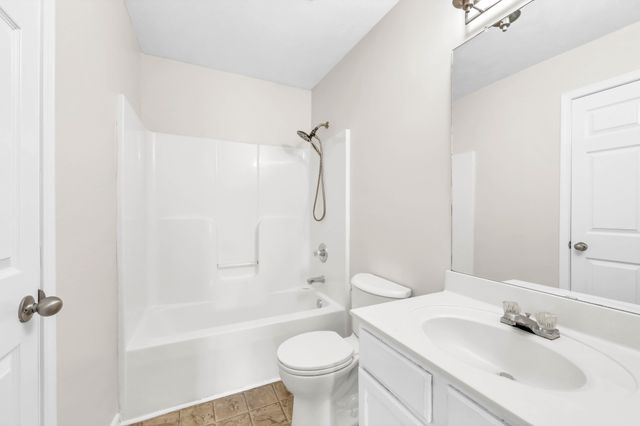 800 Shetland Dr, Oak Grove, KY 42262