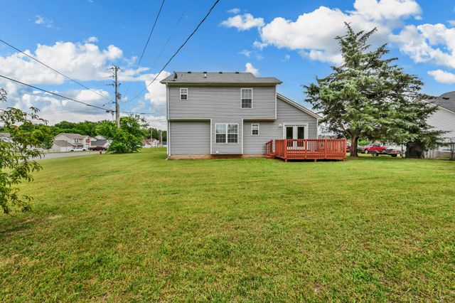800 Shetland Dr, Oak Grove, KY 42262