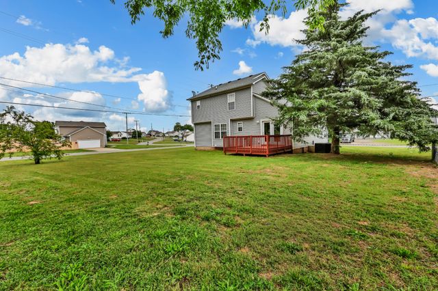 800 Shetland Dr, Oak Grove, KY 42262