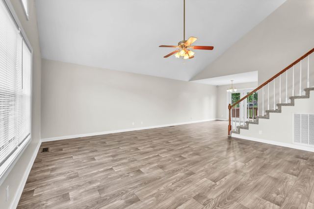 800 Shetland Dr, Oak Grove, KY 42262