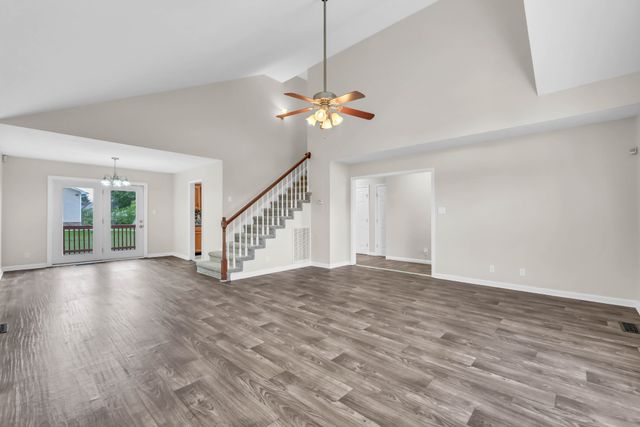 800 Shetland Dr, Oak Grove, KY 42262