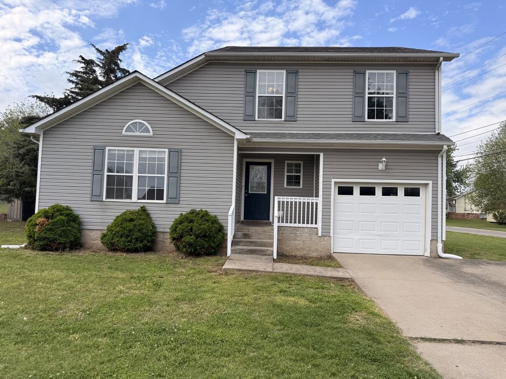 800 Shetland Dr, Oak Grove, KY 42262