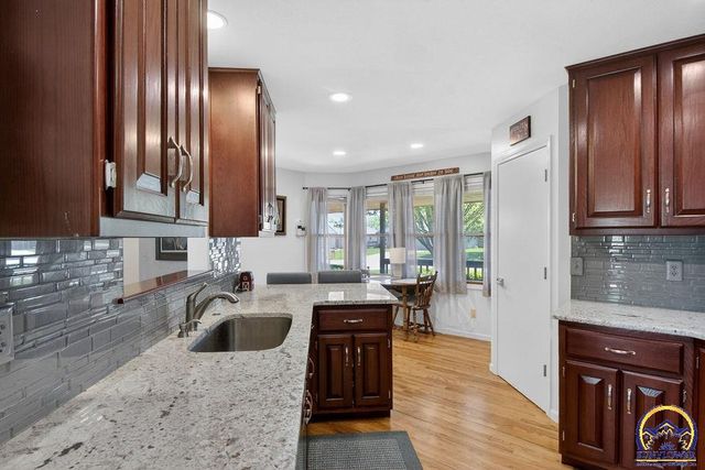 7448 SW Cannock Chase RD, Topeka, KS 66614