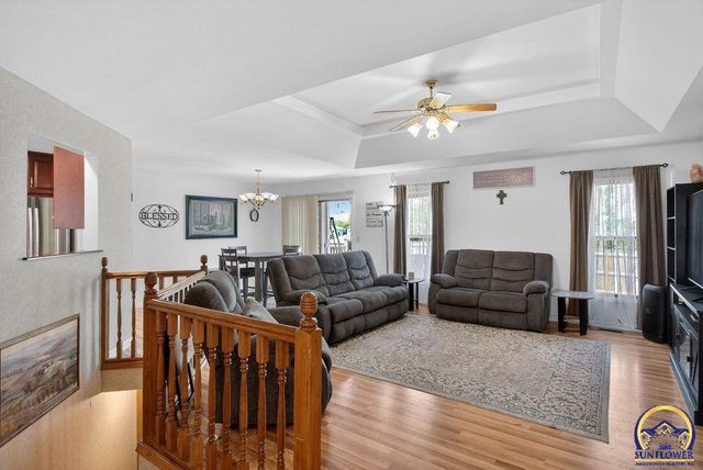 7448 SW Cannock Chase RD, Topeka, KS 66614