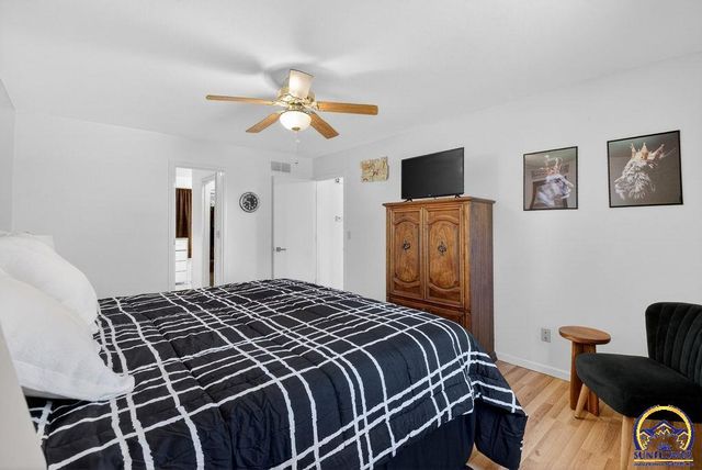 7448 SW Cannock Chase RD, Topeka, KS 66614