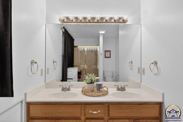 7448 SW Cannock Chase RD, Topeka, KS 66614