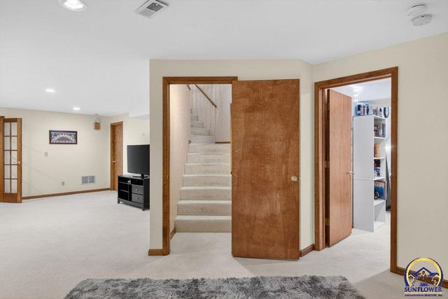 7448 SW Cannock Chase RD, Topeka, KS 66614