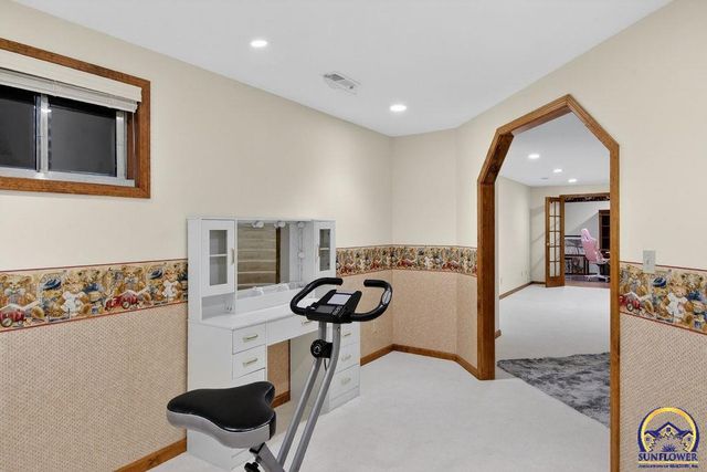 7448 SW Cannock Chase RD, Topeka, KS 66614