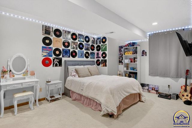 7448 SW Cannock Chase RD, Topeka, KS 66614