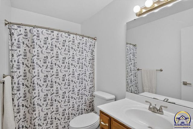 7448 SW Cannock Chase RD, Topeka, KS 66614