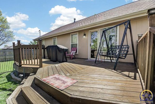 7448 SW Cannock Chase RD, Topeka, KS 66614