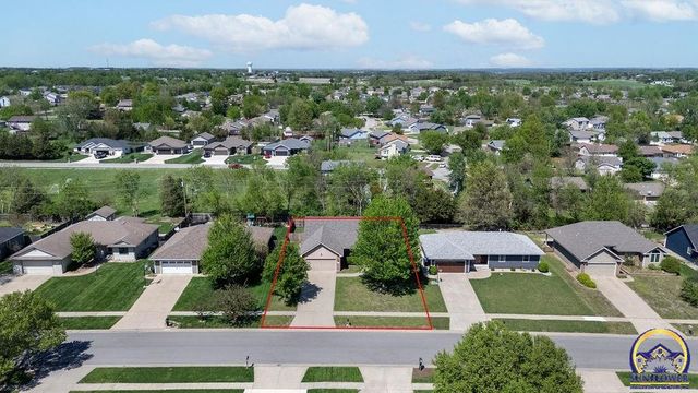 7448 SW Cannock Chase RD, Topeka, KS 66614