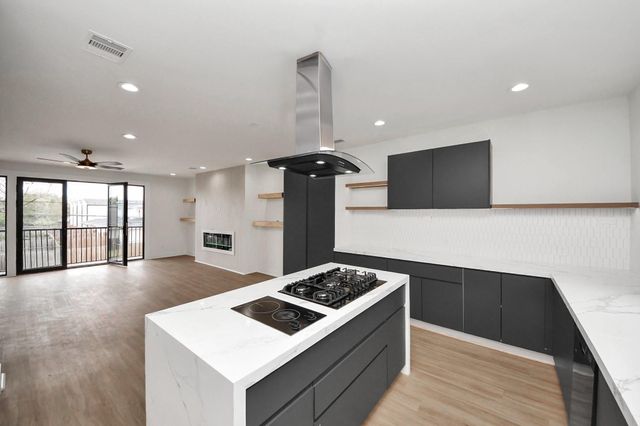 9014 Ferdinand Street, Houston, TX 77051