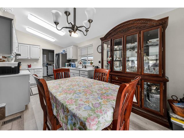 157 Nw BREE Dr, Winston, OR 97496