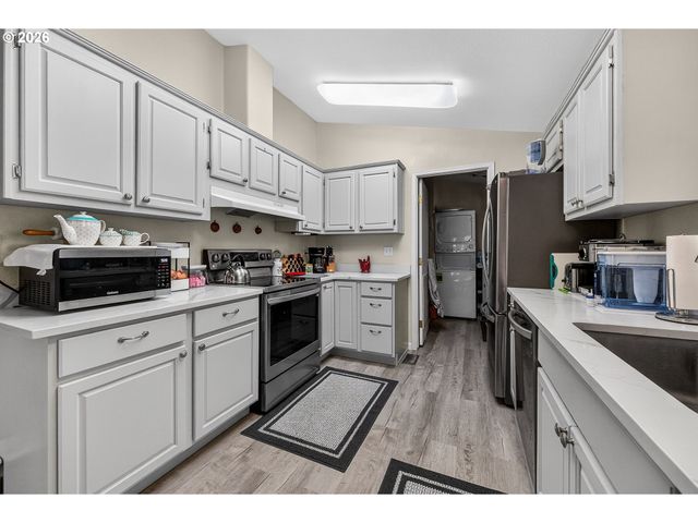 157 Nw BREE Dr, Winston, OR 97496