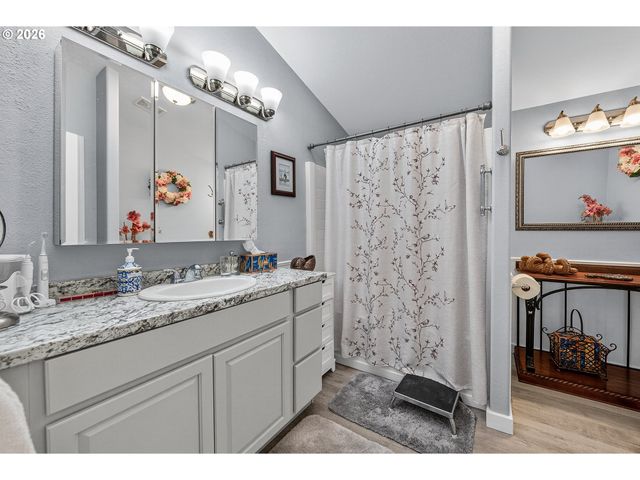 157 Nw BREE Dr, Winston, OR 97496