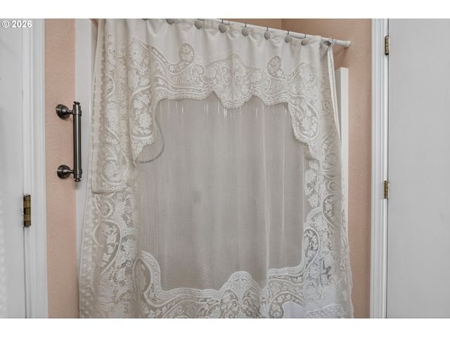 157 Nw BREE Dr, Winston, OR 97496