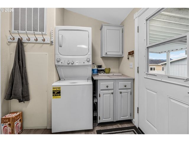 157 Nw BREE Dr, Winston, OR 97496