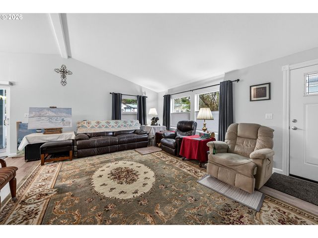 157 Nw BREE Dr, Winston, OR 97496