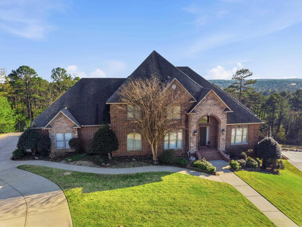 70 Bellegarde Drive, Little Rock, AR 72223