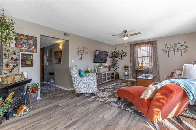 1330 Black Forest Drive B, West Carrollton, OH 45449