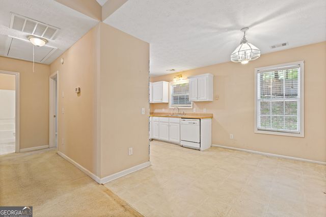 15 Twin Lakes Road, Winder, GA 30680