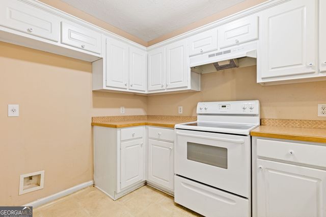 15 Twin Lakes Road, Winder, GA 30680