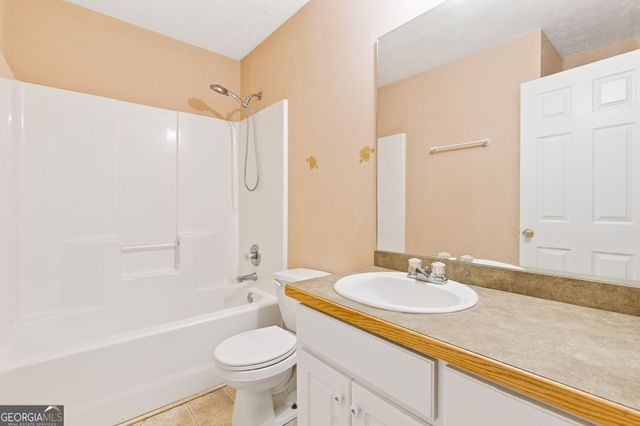 15 Twin Lakes Road, Winder, GA 30680