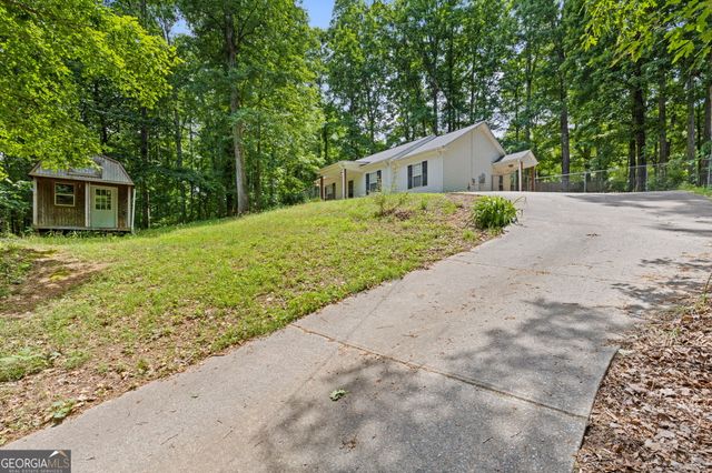 15 Twin Lakes Road, Winder, GA 30680